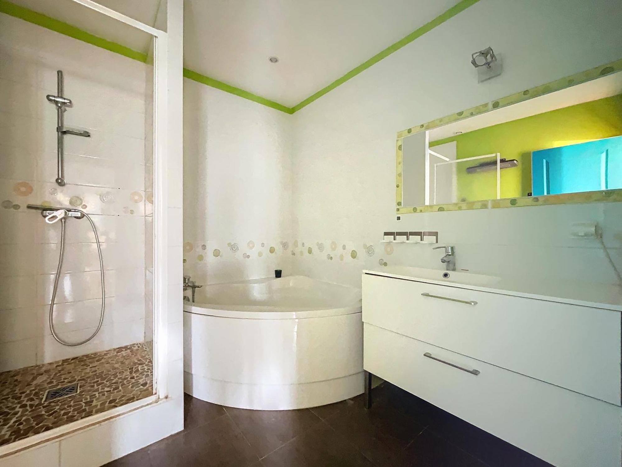 La Roue Libre 3 Chambres - 1Er Etage Au Centre Ville De L'Arbresle Eveux Εξωτερικό φωτογραφία
